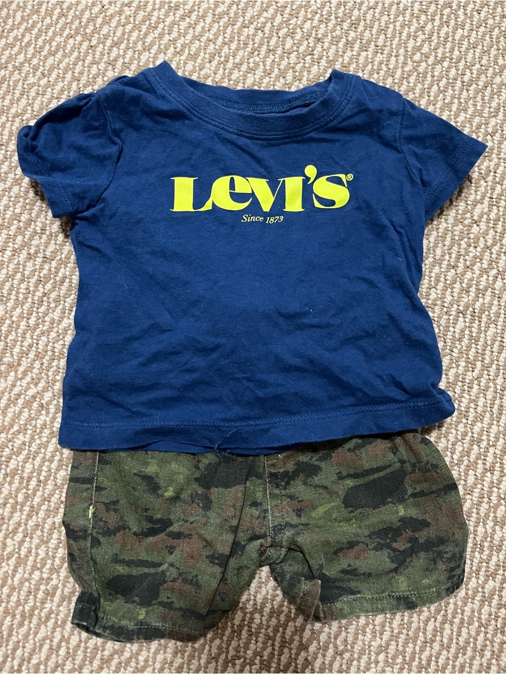 Boys 12M Levi's Navy Blue Tee  Logo and Camo Shorts  Matching Set